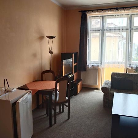 Hotel Jaro Melnik Ngoại thất bức ảnh