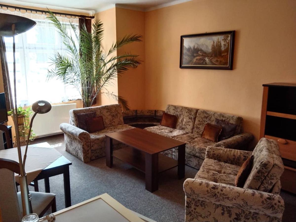 Hotel Jaro Melnik Ngoại thất bức ảnh